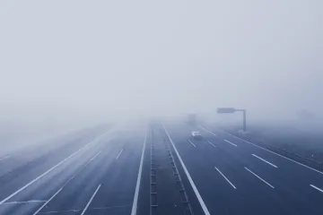 Meteorologové varují před mrznoucími mlhami