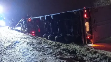 Obec Kocbeře: Havarovaný nákladní automobil