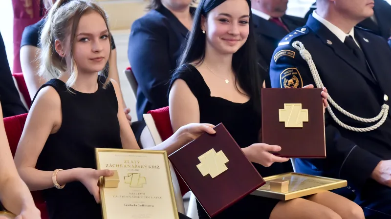 Izabela Jefimová (vlevo) a Sára Bukovská