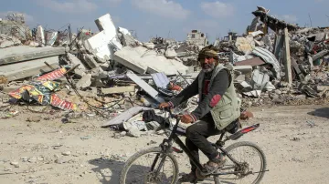 Domy zničené při izraelské ofenzivě ve městě Rafah v Pásmu Gazy