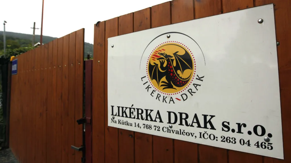 Kauza osob spojených s Likérkou Drak pokračuje