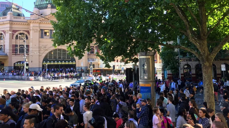 Dav na místě činu v Melbourne