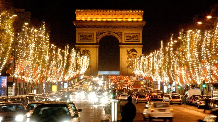 Vánoční výzdoba na Champs-Elysées