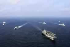 Čína se pustila do vojenského cvičení u Tchajwanského průlivu, nelíbí se jí návštěva amerického náměstka