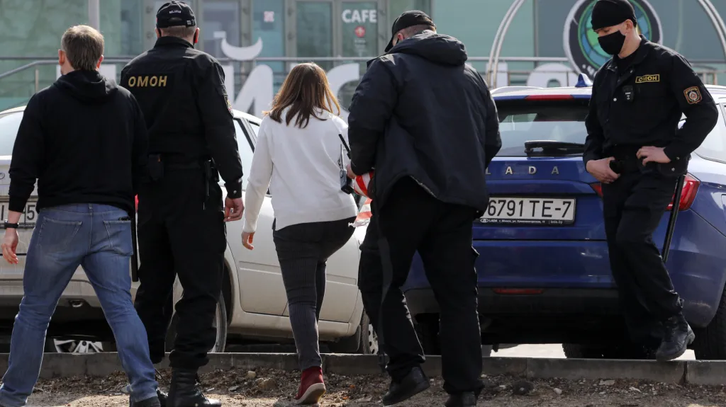 Běloruská policie zatýká před demonstrací