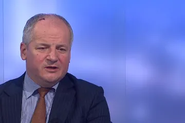 Cesta na očkování je nebezpečnější než samotná dávka AstraZenecy, tvrdí Prymula
