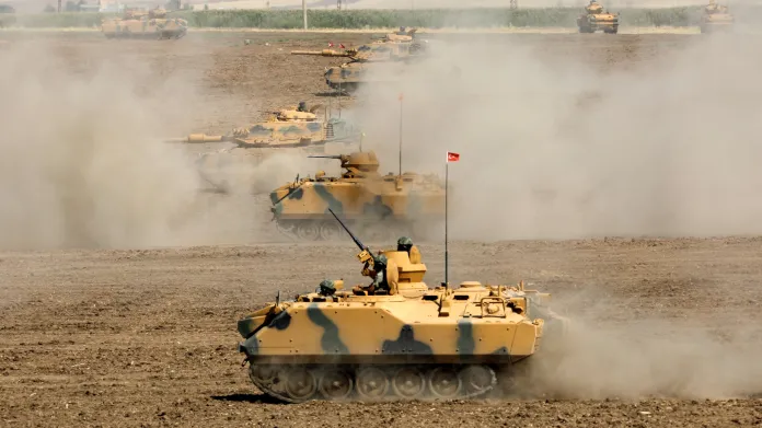 Turci cvičí u hranic s Irákem