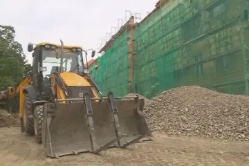 Obce mají vážné výhrady k novele stavebního zákona. Ministerstvo změny hájí, prý ušetří miliardy