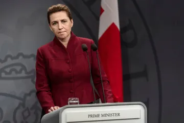 Dánskou premiérku napadl v Kodani útočník. Utrpěla šok