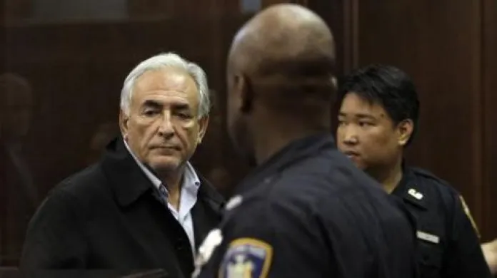 Strauss-Kahn zůstává ve vězení