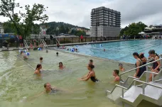 Bazén v karlovarském Thermalu se po sedmi letech otevřel veřejnosti