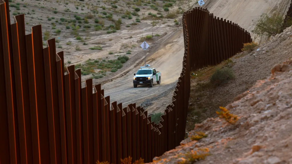 Hlídkové vozidlo u americko-mexické hranice