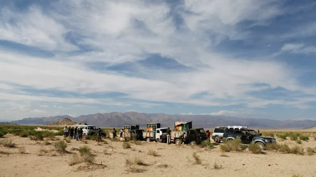 Cesta do cílového místa v poušti Gobi