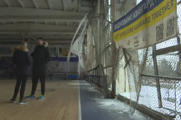 Bývalá hvězda NBA opravuje po Ukrajině poničené tělocvičny. Své žáky trénuje i navzdory útokům