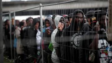 Vyklízení největšího provizorního tábora v Paříži