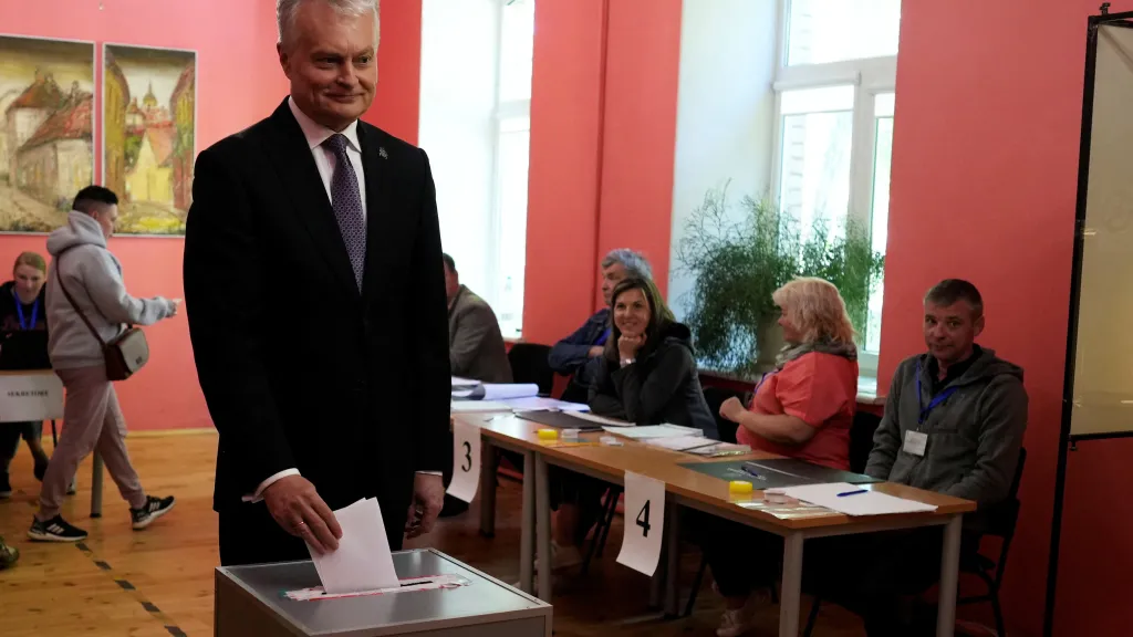 Dosavadní litevský prezident Gitanas Nauséda u voleb