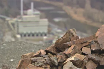 Štěrku, písku a kameniva je málo. Stát chce nové lomy, ale naráží