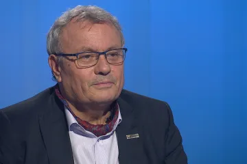 Letošní hospodaření státu je na hraně možného, ale nelze tak pokračovat v dalších letech, řekl Dlouhý