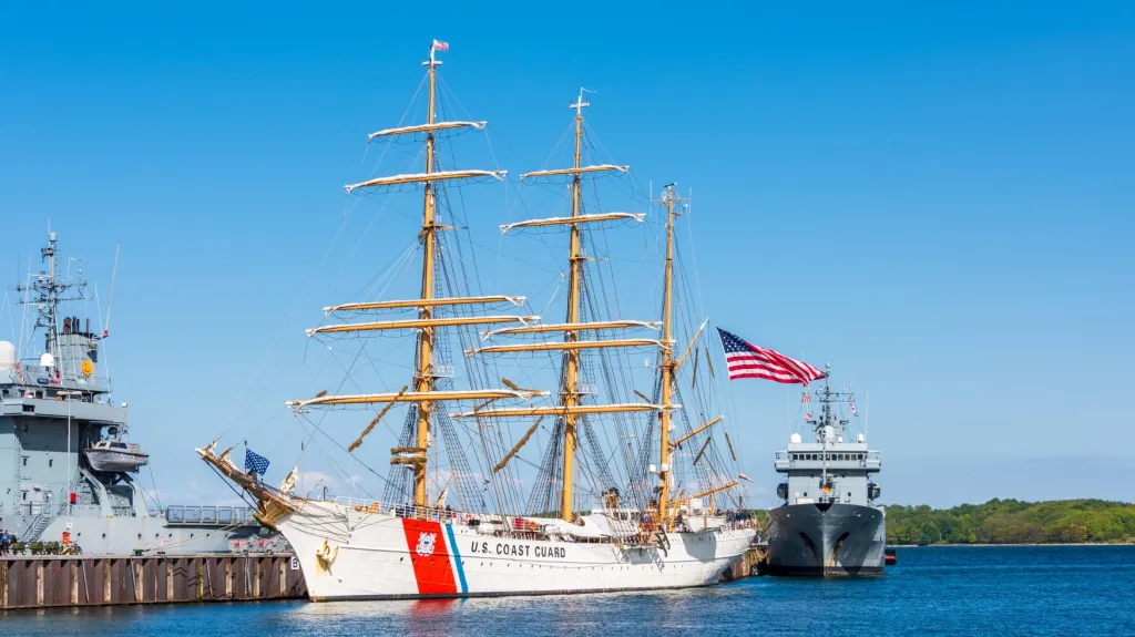 Plachetnice se objevila v německých vodách poprvé od konce druhé světové války až v roce 2005.