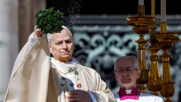 Papež Lev XIV. během velikonoční mše na Svatopetrském náměstí