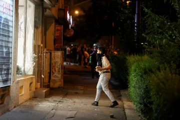 Srbská policie opět rozháněla protesty, Vučić hrozí tvrdými tresty