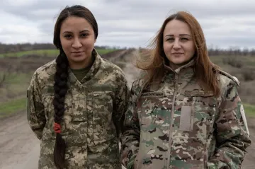 Z cel na frontu: Ukrajinky odsouzené za zabití mužů-tyranů působí v jednotkách Škval