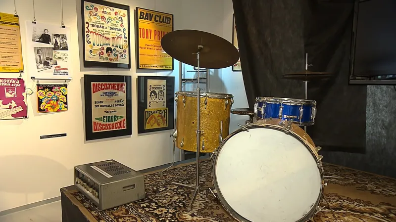 Z výstavy Bigbeatová šedesátá