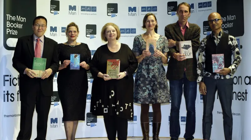 Autoři nejužšího výběru Man Bookerovy ceny 2012: Tan Twan Eng, Deborah Levyová, Hilary Mantelová, Alison Mooreová, Will Self a Jeet Thayil