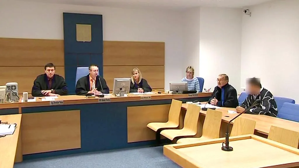Soud kvůli znásilnění 14leté dívky