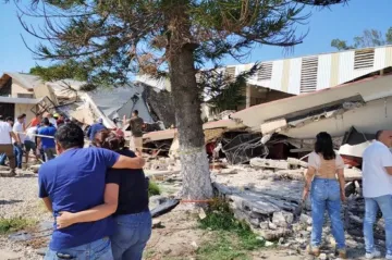 V Mexiku se během bohoslužby zřítila střecha kostela. Zemřelo devět lidí, zraněných jsou desítky