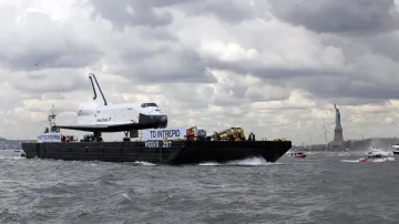 Raketoplán Enterprise doplul do New Yorku