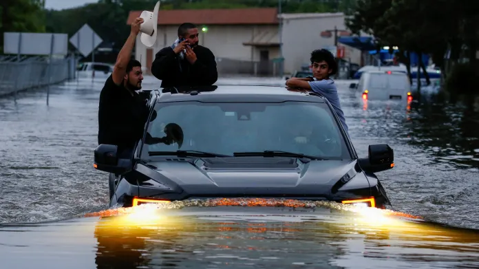 Harvey přinesl do Texasu ničivé povodně