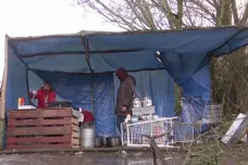Na cestu do Británie čekají tisíce migrantů. Nedávná nehoda je neodradila od pokusů zdolat průliv