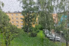 Týden bude deštivý s bouřkami, teploty se ale vyšplhají nad dvacet stupňů