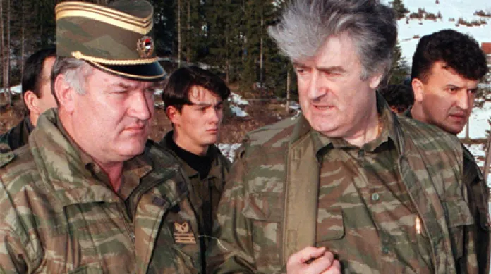Ratko Mladić a Radovan Karadžić