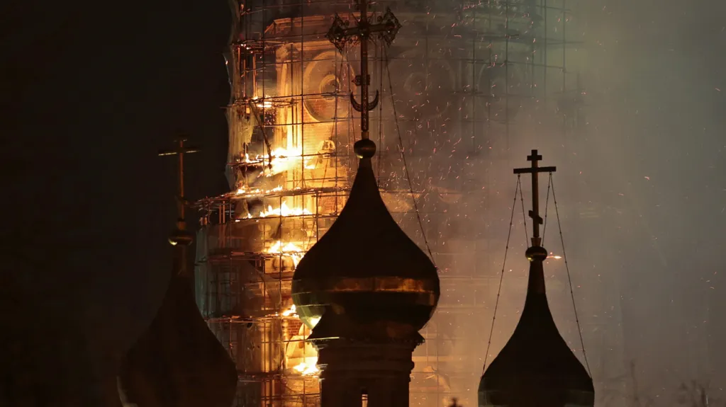 Požár zvonice Novoděvičího kláštera