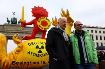Německo odpojilo své zbývající jaderné elektrárny. Natrvalo