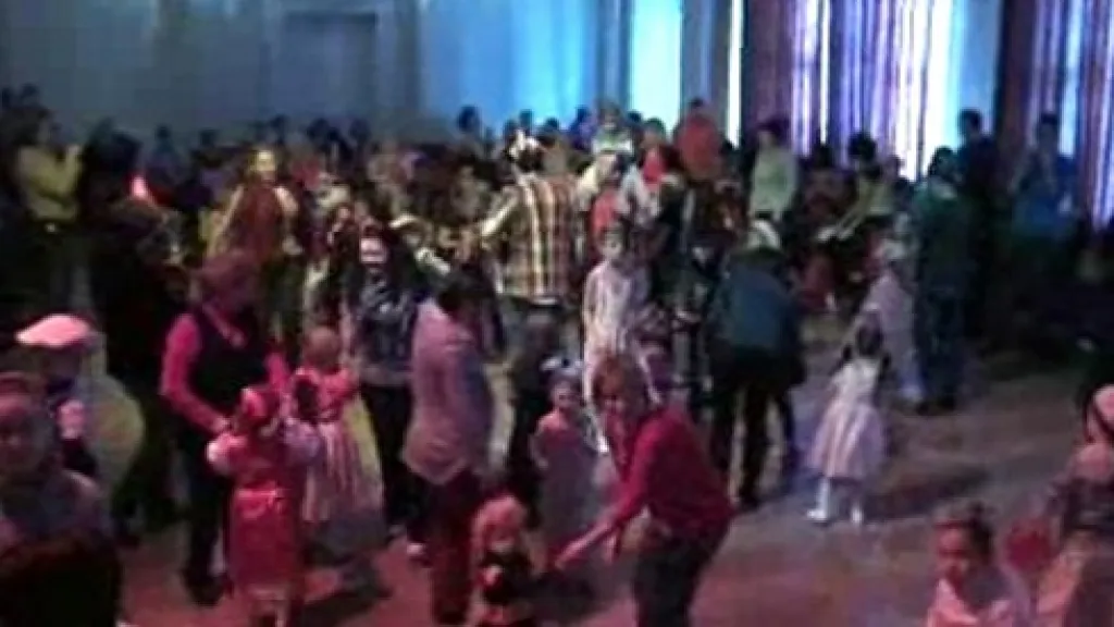 Účastníci dětského karnevalu v Přelouči