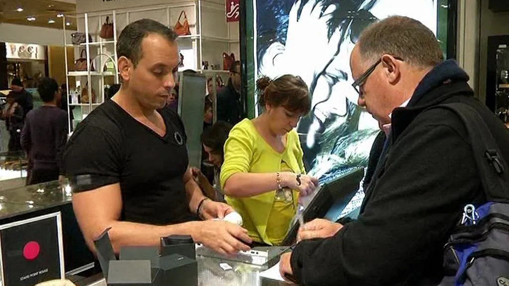 Francouzi vrací vánoční dárky