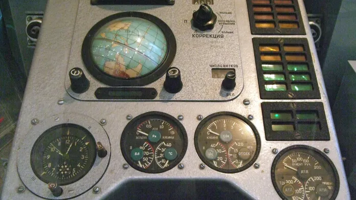 Řídící panel kosmické lodi Vostok