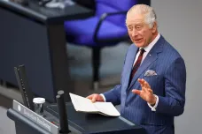 „Je ohrožena bezpečnost Evropy.“ Karel III. před Spolkovým sněmem ocenil pomoc Ukrajině