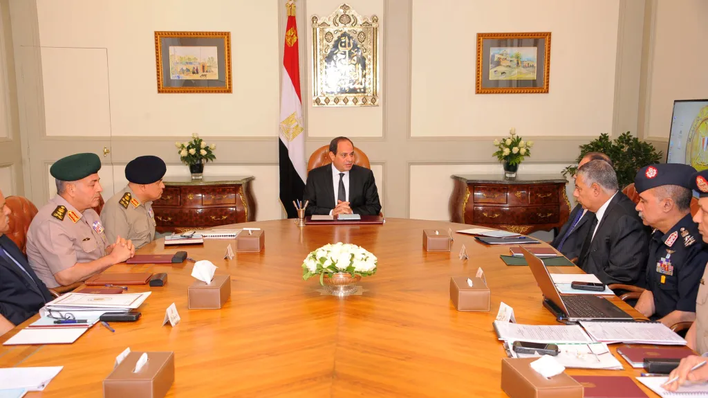 Egyptský prezident na jednání s bezpečnostními složkami