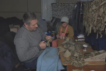 O domov přišli, zemi ale neopustili. Uprchlíci v Záporoží pomáhají armádě i potřebným