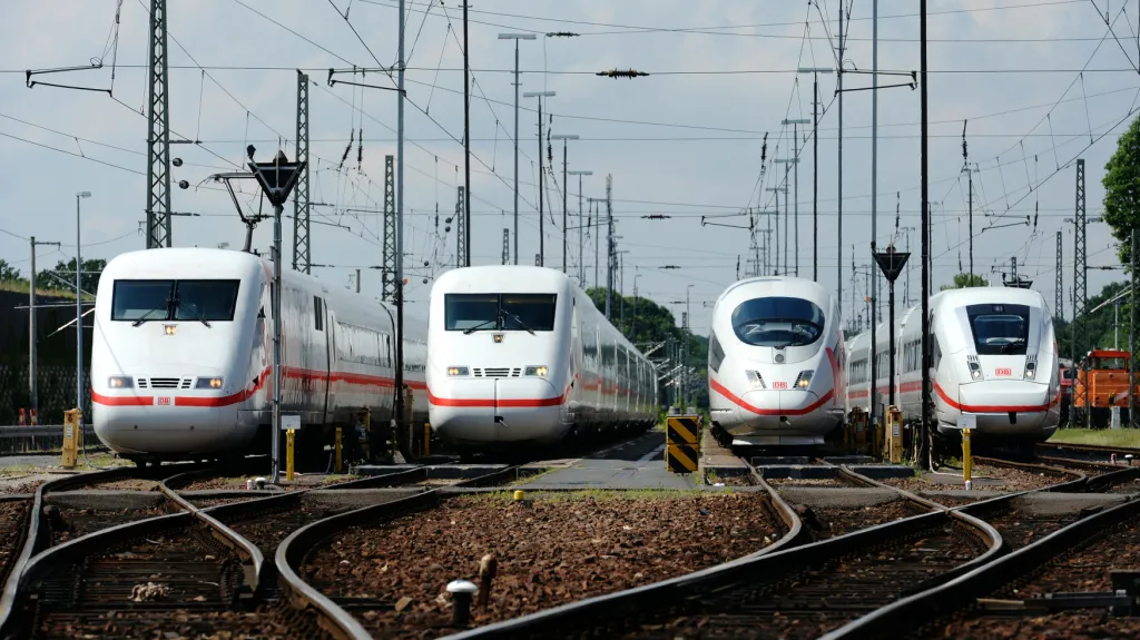 Německé vysokorychlostní vlaky Intercity Express (ICE)