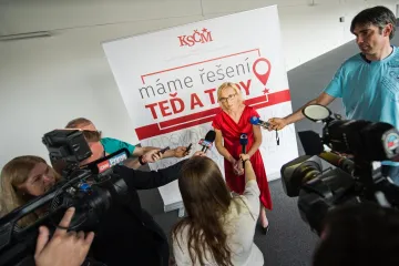 Konečná obhájila post šéfky komunistů