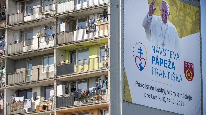 Luník IX před příjezdem papeže Františka