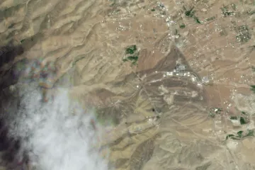 Satelit vyfotil následky izraelských úderů na íránské základny