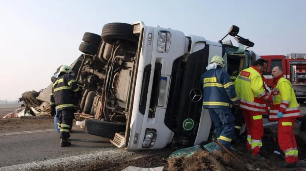 Převrácený kamion