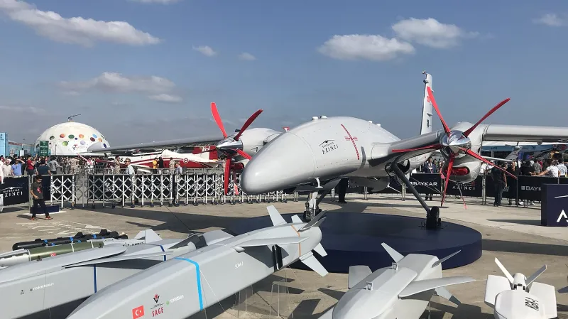 Dron Bayraktar akinci