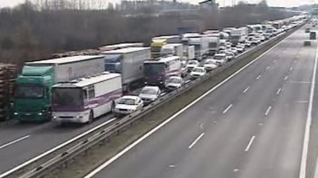 Kolona před nehodou na dálnici
